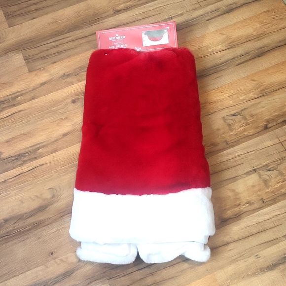 RED SHED Red White 48" Supersoft Faux Fur Trim Tree Skirt - Picture 1 of 4